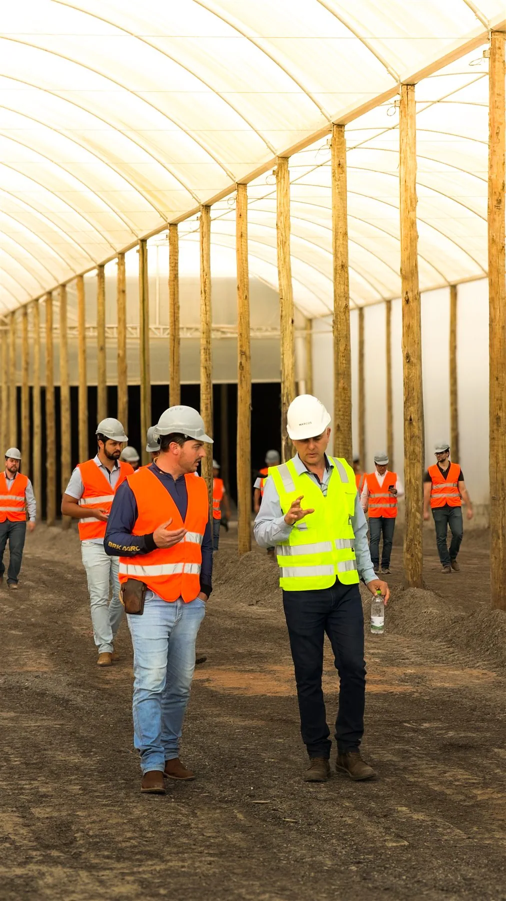 Equipe em visita às instalações